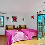 Casa Do Laguinho By *